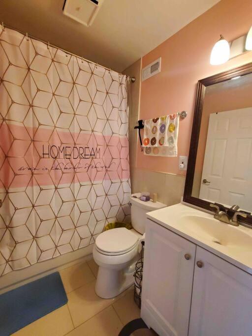 5 Star Room/Close To Town Center And Everything/5 Min Walk Metro Rockville Exterior photo